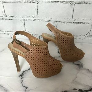 Cathy Jean Sexy Laser Cut Tan Leather Heels Sz 5